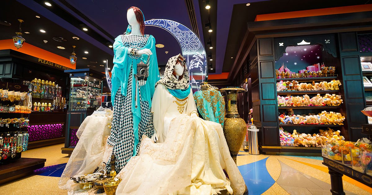 Merging-Bricks-and-Clicks-in-Middle-East